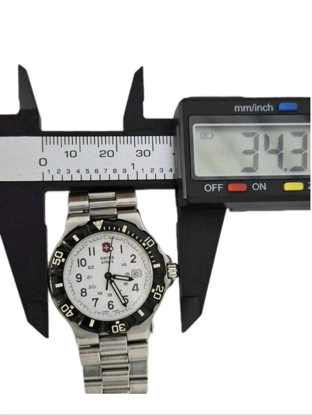 Vtg Victorinox Swiss Army Lancer 100 Women's Watch.